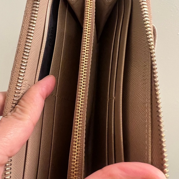 PRADA zippy long wallet !πβ€οΈ - Picture 7 of 12